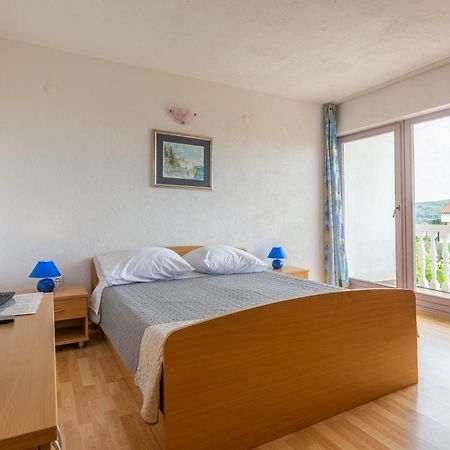 Olive Gardens Appartement Primošten Buitenkant foto