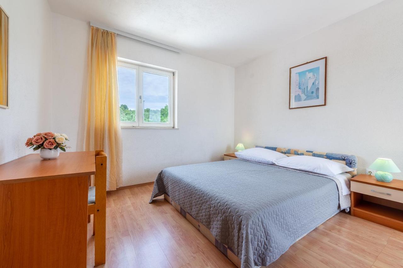 Olive Gardens Appartement Primošten Buitenkant foto