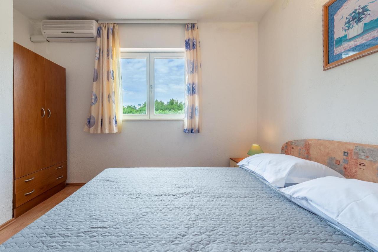 Olive Gardens Appartement Primošten Buitenkant foto