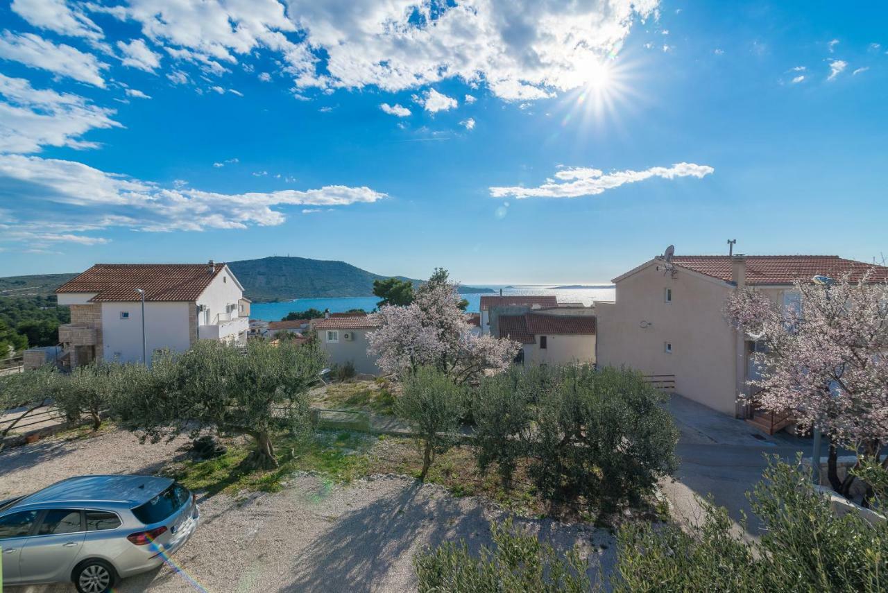 Olive Gardens Appartement Primošten Buitenkant foto