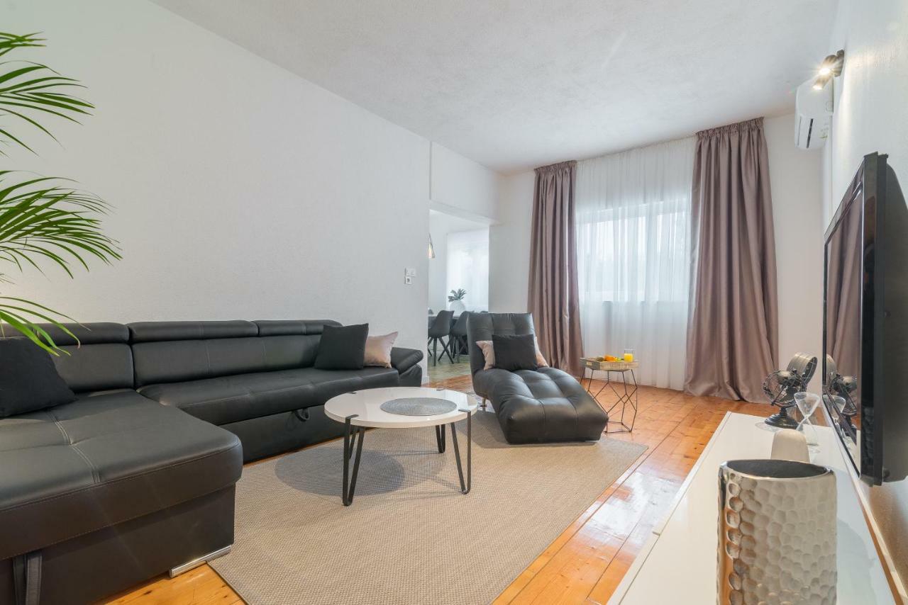 Olive Gardens Appartement Primošten Buitenkant foto