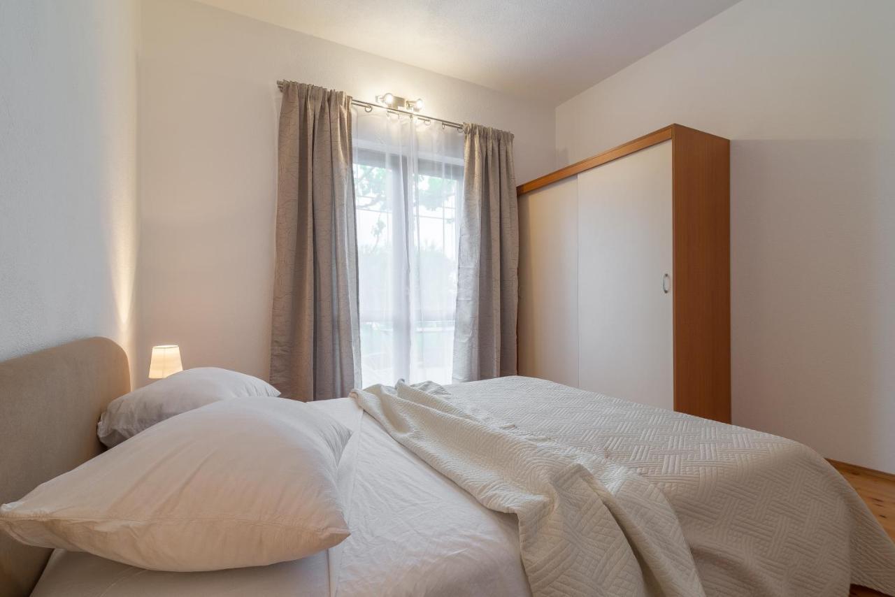 Olive Gardens Appartement Primošten Buitenkant foto