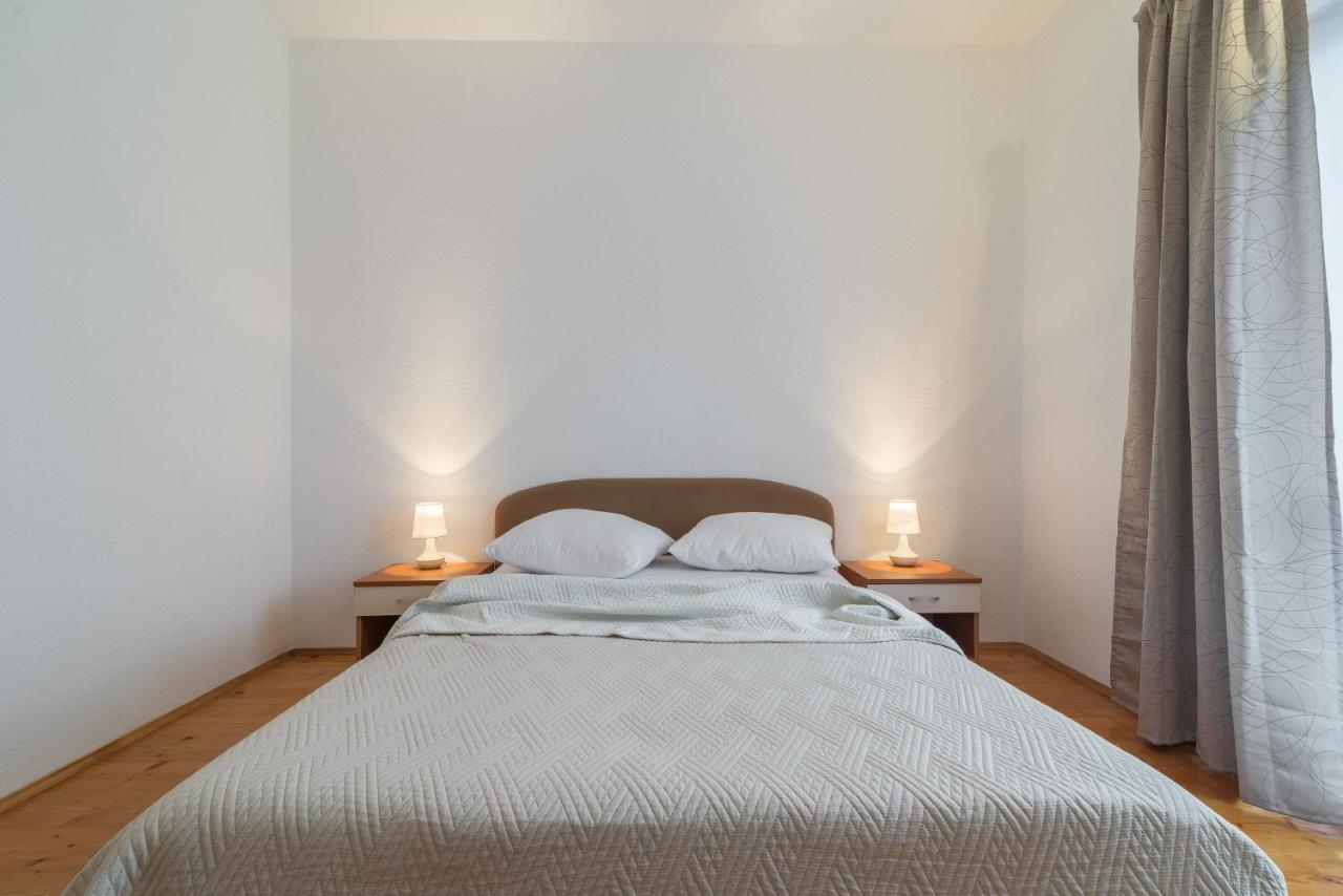 Olive Gardens Appartement Primošten Buitenkant foto