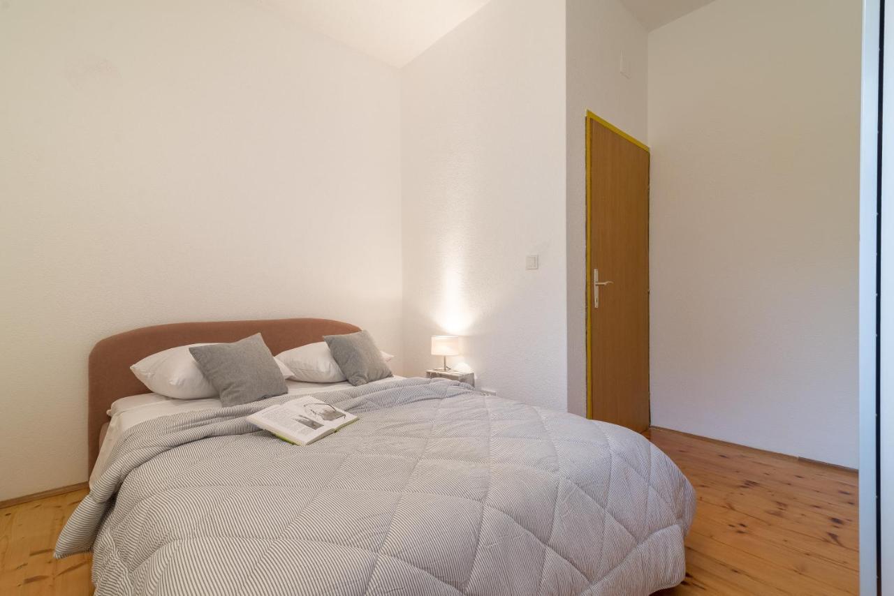 Olive Gardens Appartement Primošten Buitenkant foto